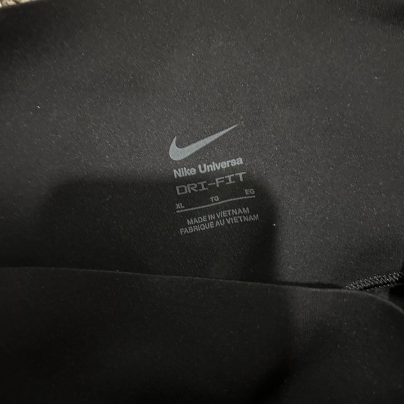 Nike Dri-FIT Black Leggings - Picture 2 of 2